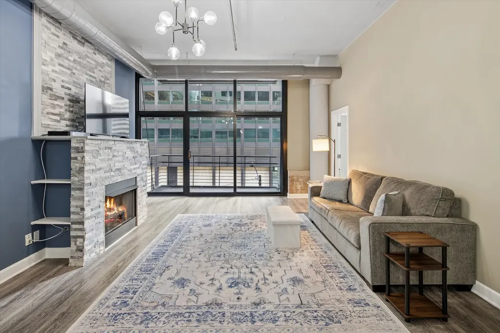 130 South Canal Street Chicago IL 60606