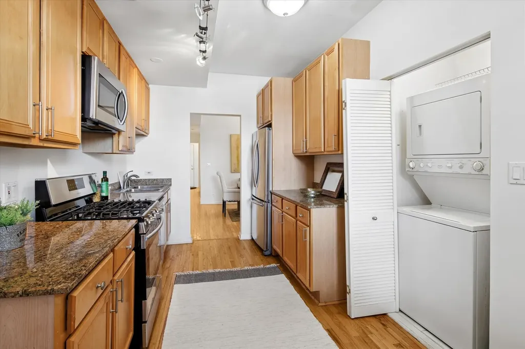 4350 North Albany Avenue Chicago IL 60618
