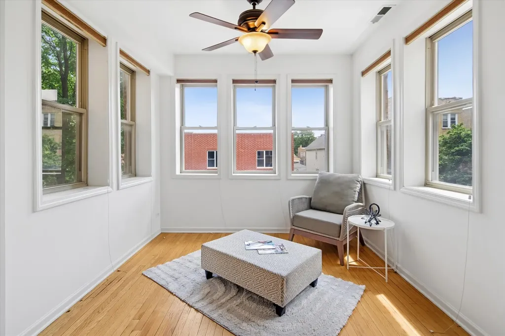 4350 North Albany Avenue Chicago IL 60618