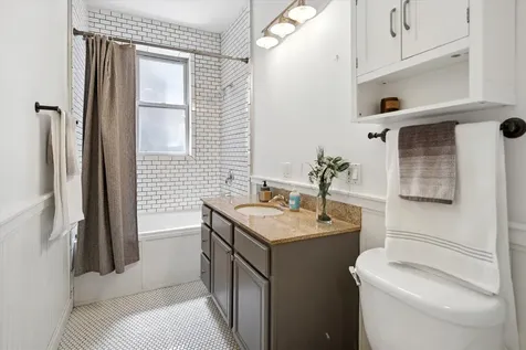 4350 North Albany Avenue Chicago IL 60618