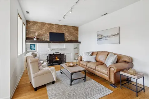 4350 North Albany Avenue Chicago IL 60618