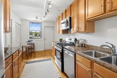 4350 North Albany Avenue Chicago IL 60618