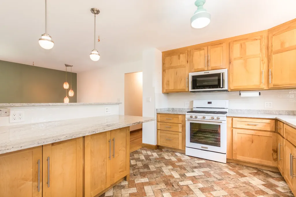 2413 Sioux Avenue Woodridge IL 60517