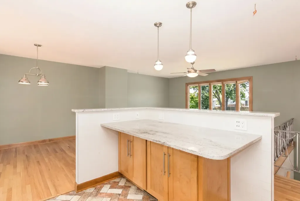 2413 Sioux Avenue Woodridge IL 60517