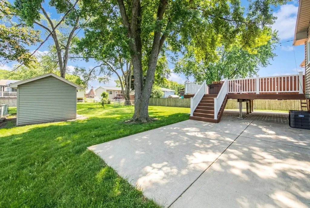 2413 Sioux Avenue Woodridge IL 60517