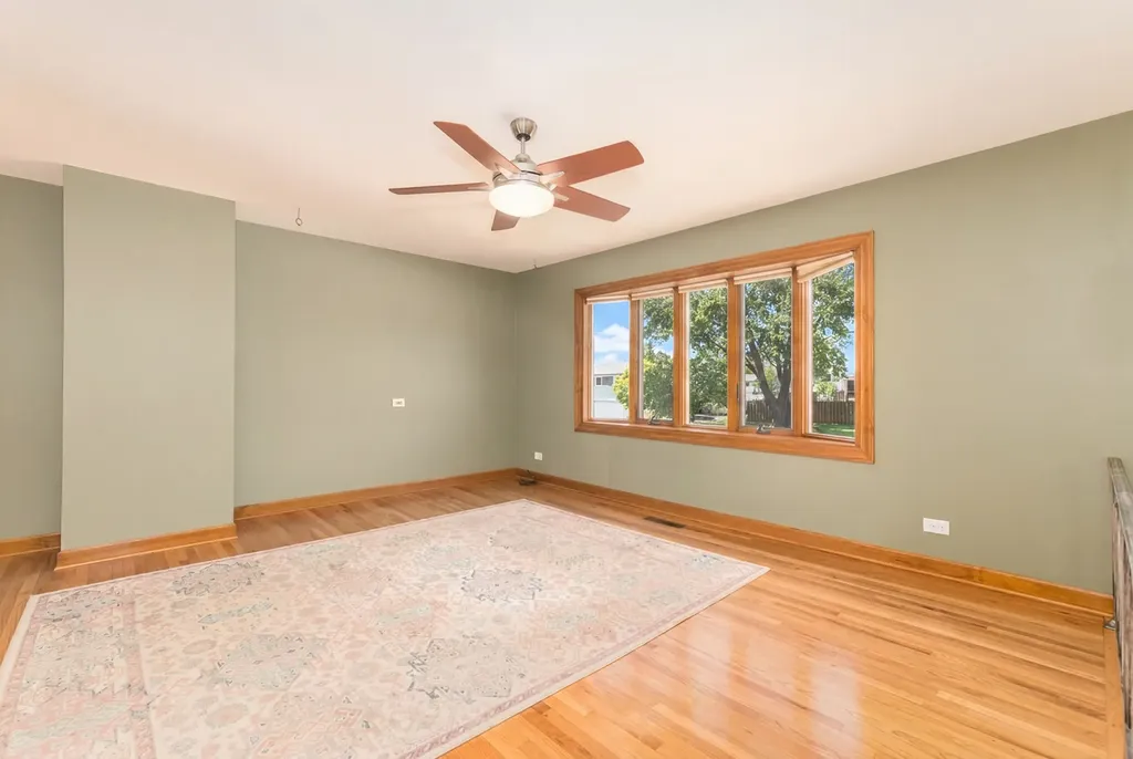 2413 Sioux Avenue Woodridge IL 60517