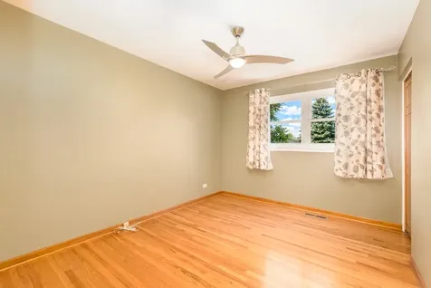 2413 Sioux Avenue Woodridge IL 60517