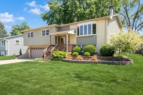 2413 Sioux Avenue Woodridge IL 60517