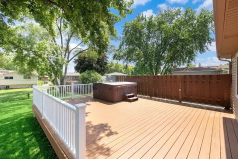 2413 Sioux Avenue Woodridge IL 60517