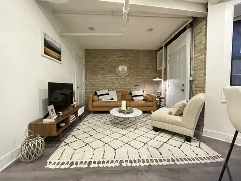 1931 North Hoyne Avenue Chicago IL 60647