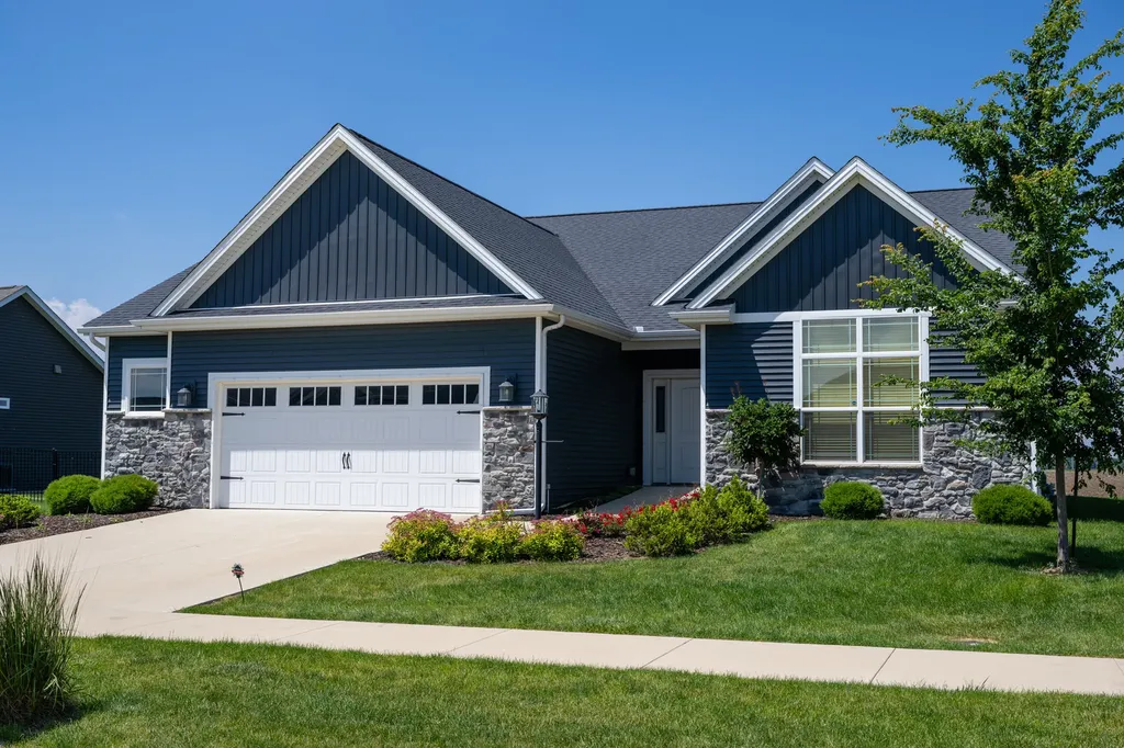 910 Declaration Drive Savoy IL 61874