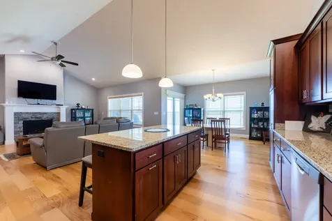 910 Declaration Drive Savoy IL 61874