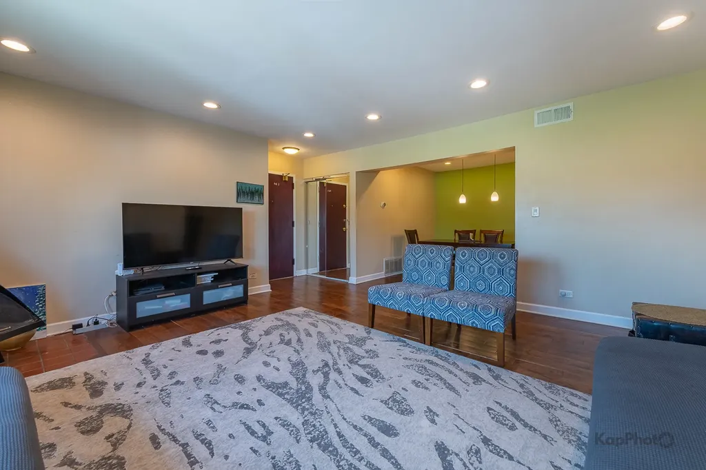729 Limerick Lane Schaumburg IL 60193