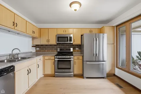 341 Redwing Drive Deerfield IL 60015