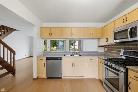 341 Redwing Drive Deerfield IL 60015