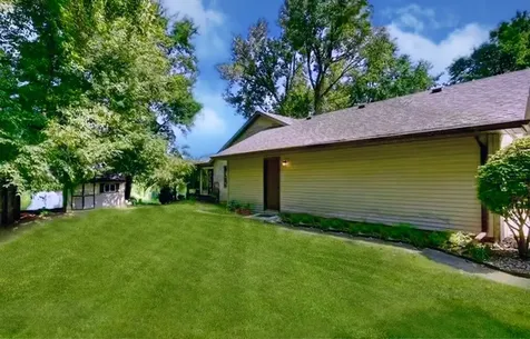 1802 Lake Shore Drive Mahomet IL 61853