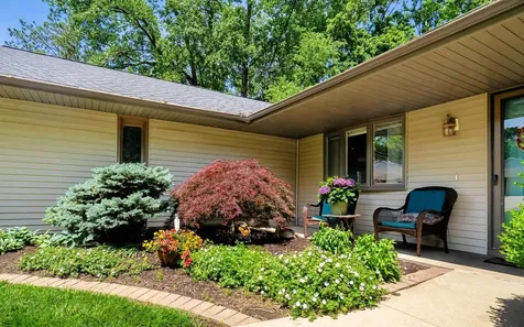 1802 Lake Shore Drive Mahomet IL 61853