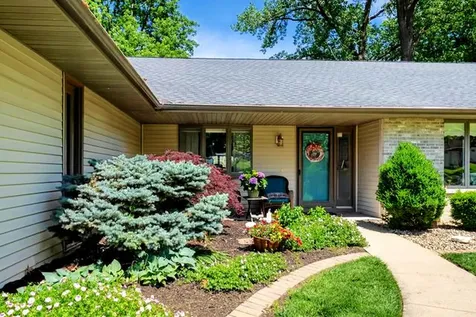 1802 Lake Shore Drive Mahomet IL 61853