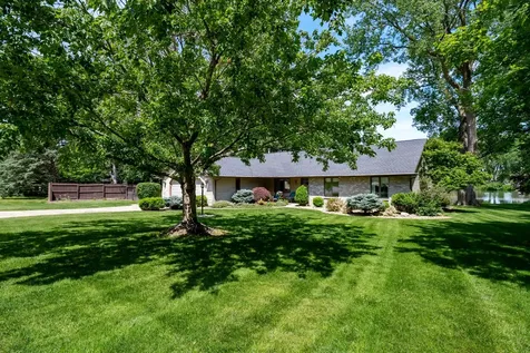 1802 Lake Shore Drive Mahomet IL 61853