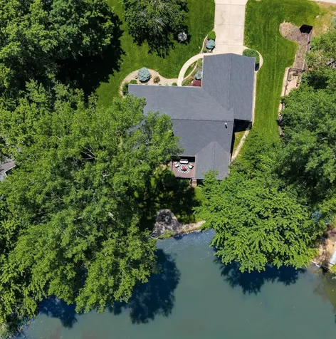 1802 Lake Shore Drive Mahomet IL 61853