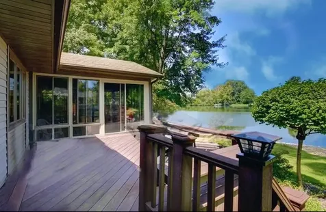 1802 Lake Shore Drive Mahomet IL 61853