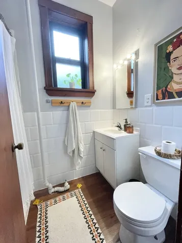 1931 North Hoyne Avenue Chicago IL 60647