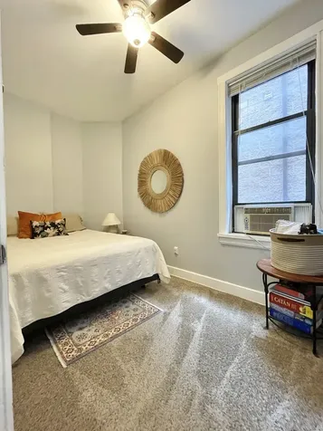 1931 North Hoyne Avenue Chicago IL 60647