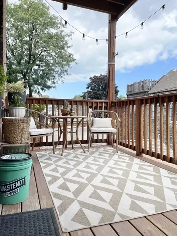 1931 North Hoyne Avenue Chicago IL 60647