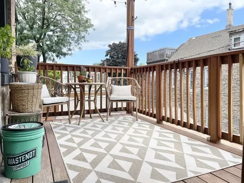 1931 North Hoyne Avenue Chicago IL 60647