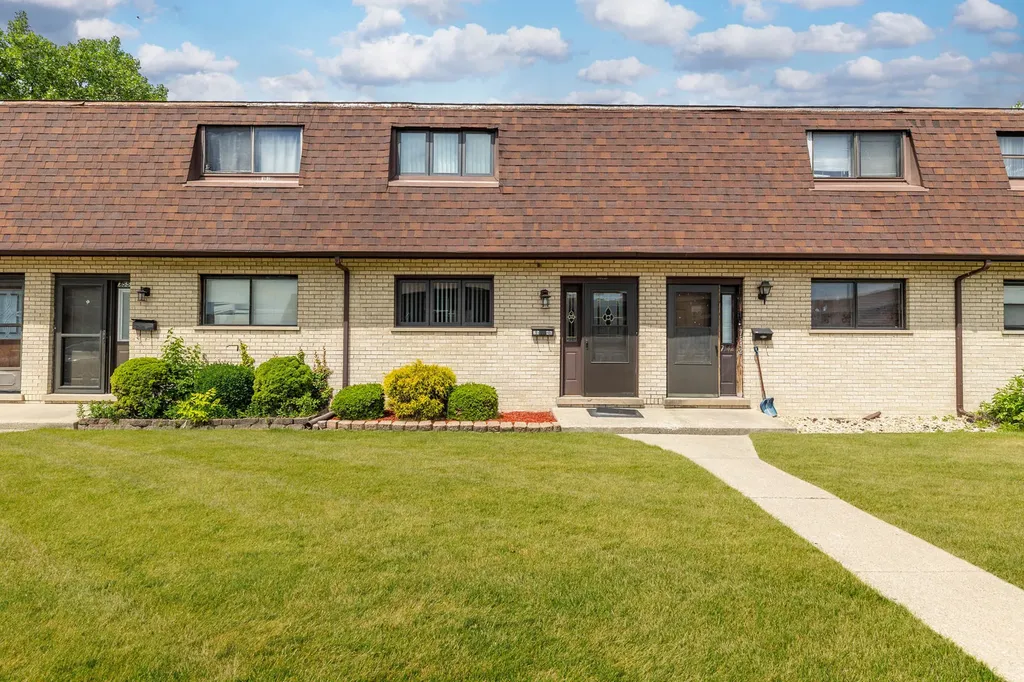 7546 South Cork Avenue Justice IL 60458