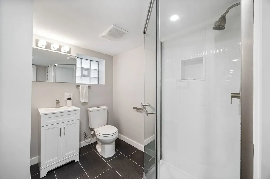 6537 North Greenview Avenue Chicago IL 60626