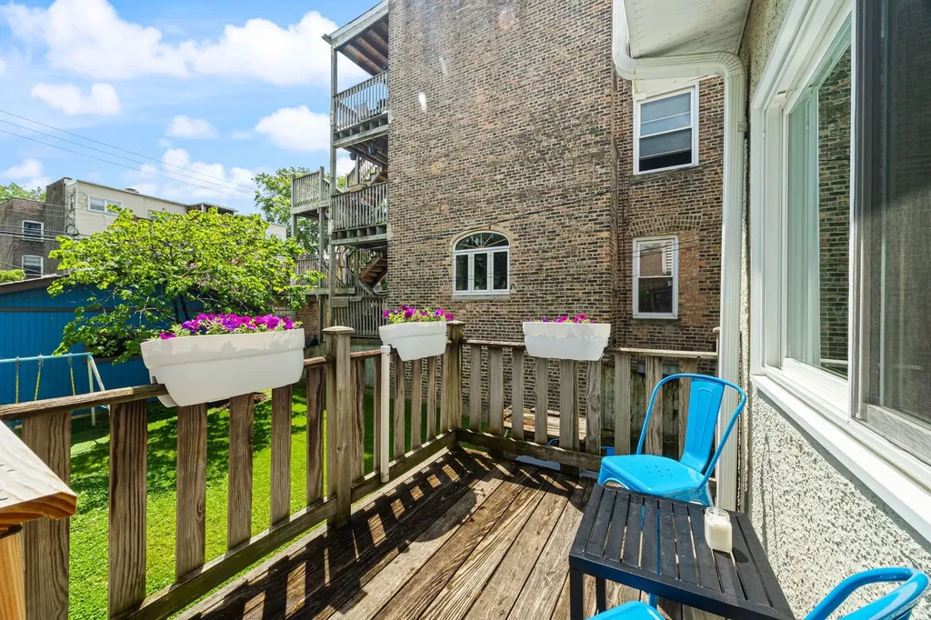 6537 North Greenview Avenue Chicago IL 60626