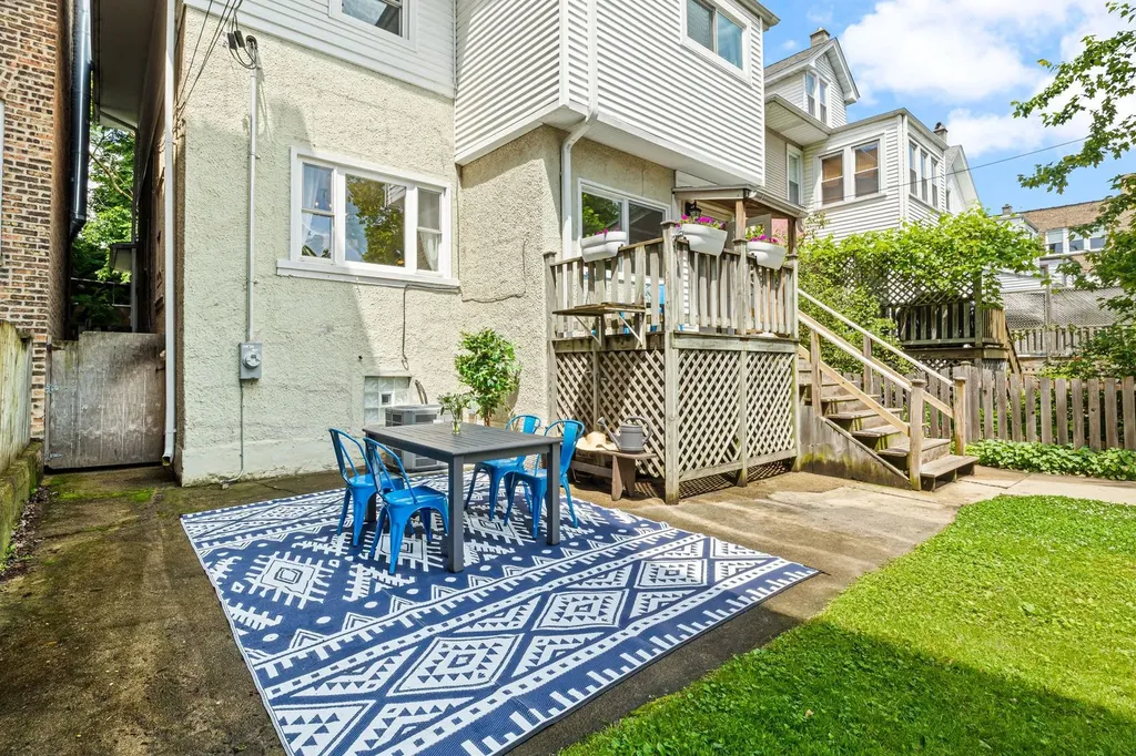 6537 North Greenview Avenue Chicago IL 60626