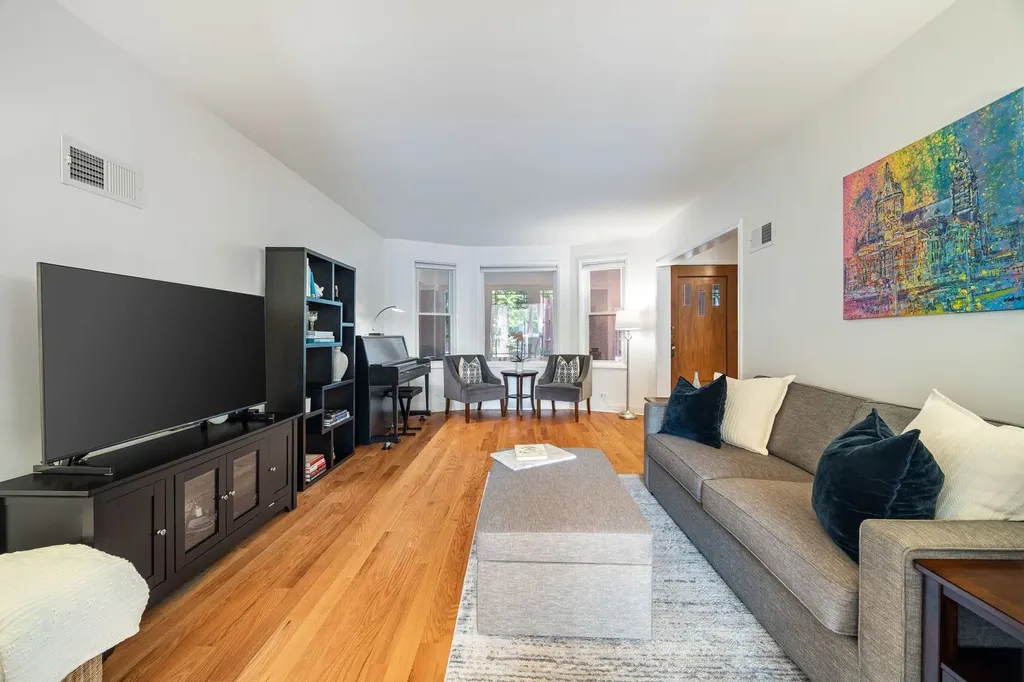 6537 North Greenview Avenue Chicago IL 60626