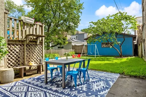 6537 North Greenview Avenue Chicago IL 60626