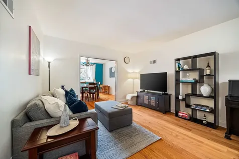 6537 North Greenview Avenue Chicago IL 60626
