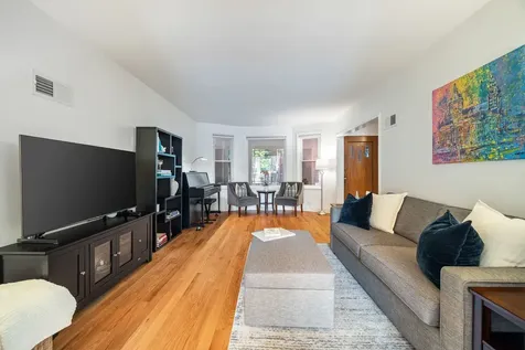 6537 North Greenview Avenue Chicago IL 60626