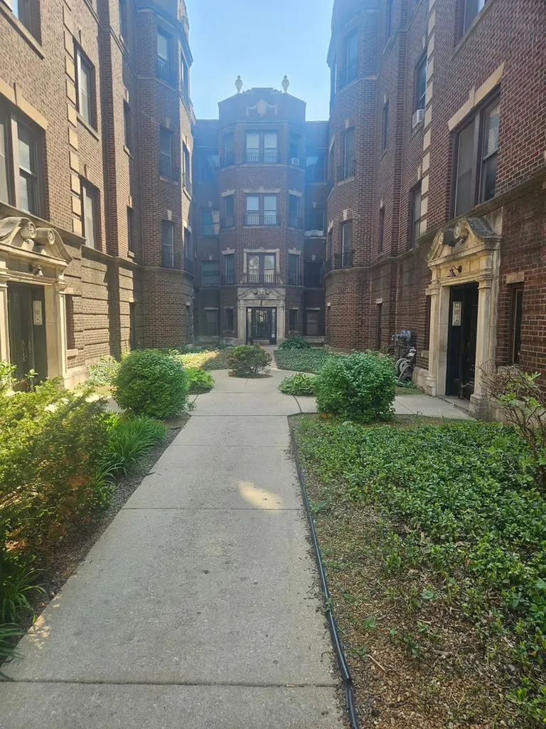 5333 South Dorchester Avenue Chicago IL 60615
