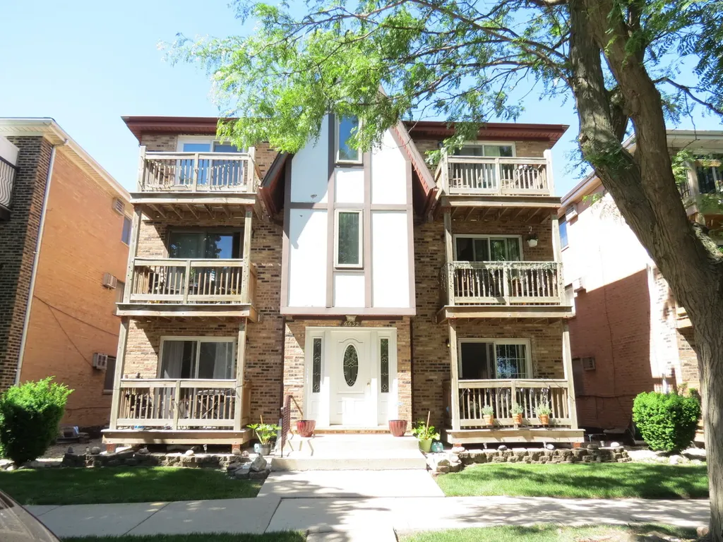 6632 West 64th Place Chicago IL 60638