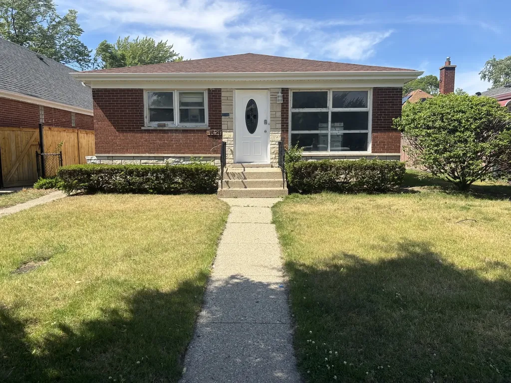 1521 Oakton Street Evanston IL 60202
