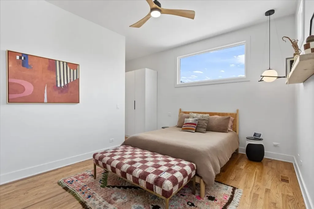 610 North Damen Avenue Chicago IL 60622