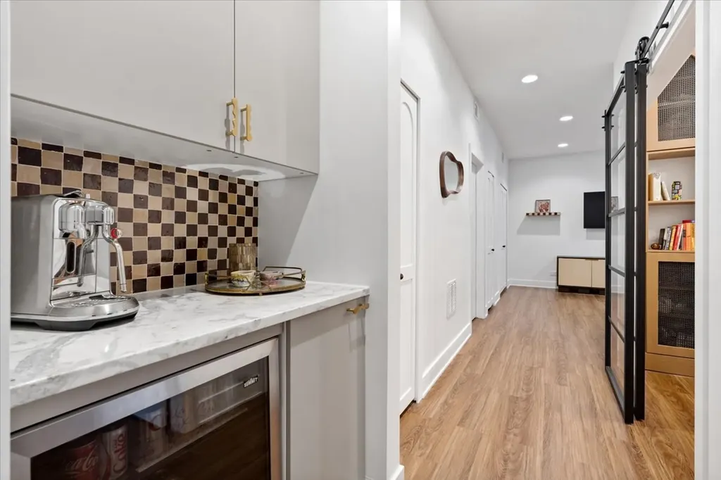 610 North Damen Avenue Chicago IL 60622