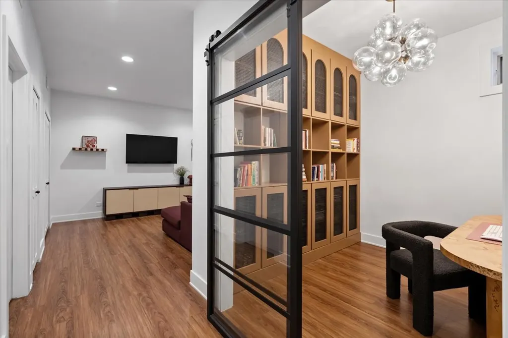 610 North Damen Avenue Chicago IL 60622