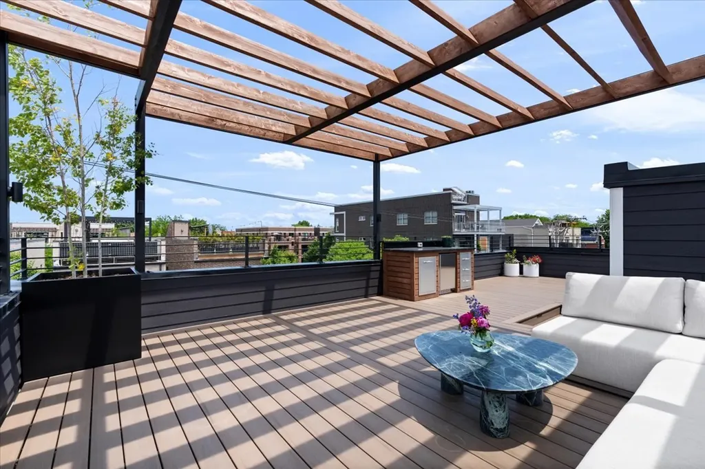 610 North Damen Avenue Chicago IL 60622