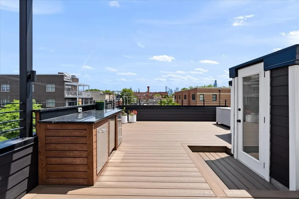 610 North Damen Avenue Chicago IL 60622