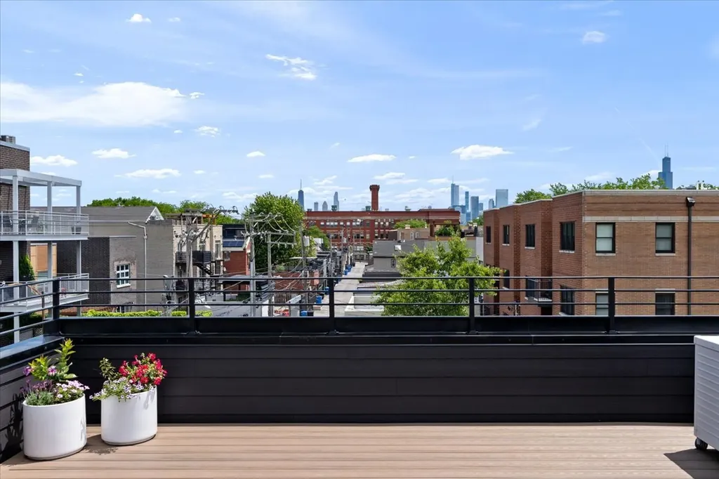 610 North Damen Avenue Chicago IL 60622