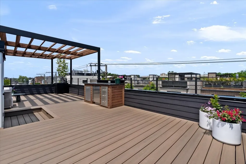 610 North Damen Avenue Chicago IL 60622
