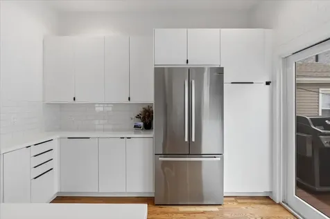 610 North Damen Avenue Chicago IL 60622