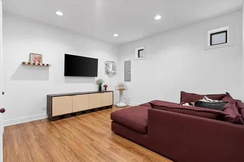 610 North Damen Avenue Chicago IL 60622
