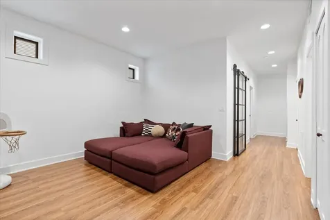 610 North Damen Avenue Chicago IL 60622